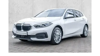 Gebraucht BMW 118 Advantage 136 PS (100 kW) 2023 Alpinweiss iii Kleinwagen