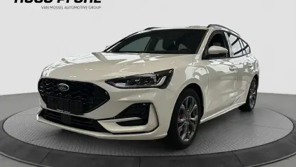 Gebraucht Ford Focus ST-Line 125 PS (91 kW) 2025 Frozen white uni Kombi
