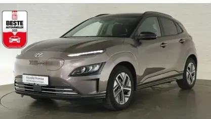 Gebraucht Hyundai Kona Trend 100 kW (136 PS) 2022 Silky bronze/phantom black SUV