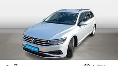 Silber Gebraucht 2022 VW Passat Basis Kombi | 25.888 € (Fairer Preis)