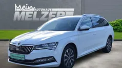 Weiß Gebraucht 2024 Skoda Superb Style Kombi | 35.880 € (Guter Preis)