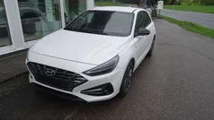Weiß Neu 2024 Hyundai i30 Advantage Limousine | 24.990 € (Fairer Preis)
