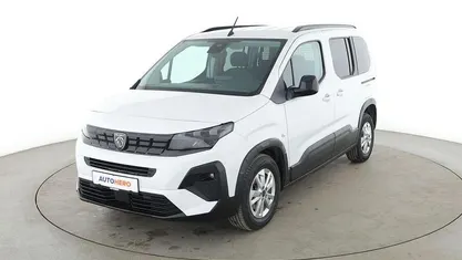 Gebraucht Peugeot Rifter Allure 131 PS (96 kW) 2025 Weiß Van / Kleinbus