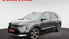 Grau ((agt) interstellar grau met.) Gebraucht 2022 Kia Niro Spirit SUV | 26.979 € (Fairer Preis)
