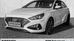 Weiß Gebraucht 2023 Hyundai i30 Trend Kombi | 17.940 € (Guter Preis)