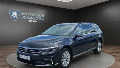 Gebraucht VW Passat GTE 218 PS (160 kW) 2023 Mangangrau Kombi