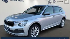 Brilliantsilber metallic Gebraucht 2024 Skoda Kamiq Selection SUV | 23.790 € (Fairer Preis)