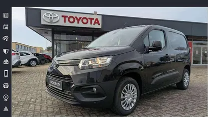 Schwarz Gebraucht 2024 Toyota Proace City City Van / Kleinbus | 24.990 € (Fairer Preis)