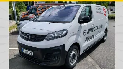 Gebraucht Opel Vivaro 136 PS (100 kW) 2024 Weiß Van / Kleinbus