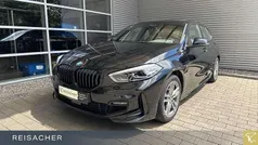 Saphirschwarz metallic Gebraucht 2022 BMW 120 M Sport Kleinwagen | 25.990 € (Fairer Preis)