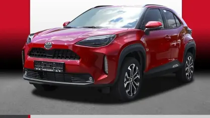Gebraucht Toyota Yaris Cross 131 PS (96 kW) 2026 Emotional red SUV