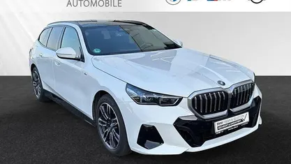 Gebraucht BMW 550e M Sport 489 PS (359 kW) 2025 Kombi