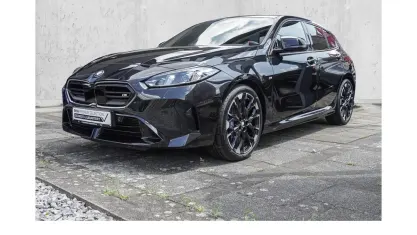 Gebraucht BMW M135 Performance 300 PS (220 kW) 2025 Schwarz Kleinwagen