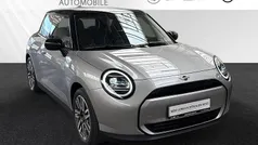 Melting silver iii Gebraucht 2024 Mini Cooper Kleinwagen | 30.888 € (Fairer Preis)