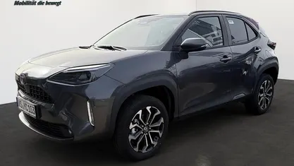 Neu Toyota Yaris Cross 131 PS (96 kW) 2026 Marlingrau SUV
