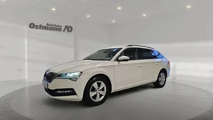 Gebraucht Skoda Superb Ambition 150 PS (110 kW) 2021 Weiß Kombi
