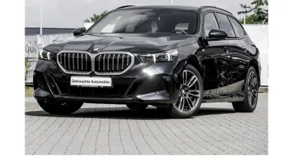 Gebraucht BMW 520 M Sport 197 PS (144 kW) 2025 Schwarz Kombi