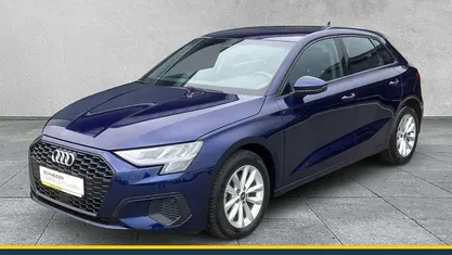 Blau Gebraucht 2023 Audi A3 Basis Limousine | 25.490 € (Guter Preis)