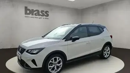 "candy" weiss Gebraucht 2024 Seat Arona FR SUV | 18.480 € (Guter Preis)
