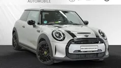 Melting silver iii Gebraucht 2023 Mini Cooper SE Kleinwagen | 22.688 € (Fairer Preis)