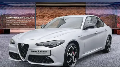 Silber Gebraucht 2023 Alfa Romeo Giulia Competizione Limousine | 38.680 € (Fairer Preis)