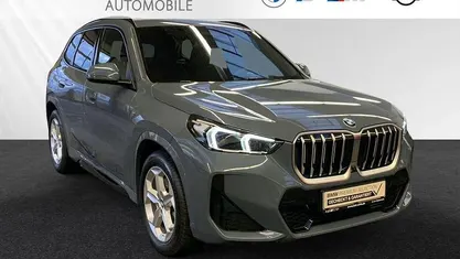 Bmw individual storm bay metallic Gebraucht 2025 BMW X1 M Sport SUV | 46.764 € (Fairer Preis)