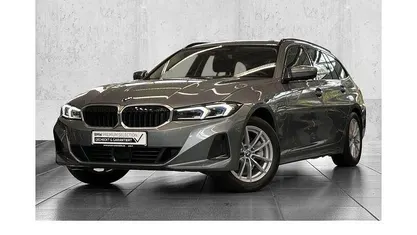 Gebraucht BMW 330e Comfort Edition 292 PS (214 kW) 2023 Kombi