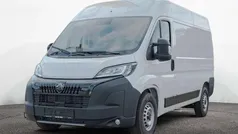 Weiss Neu 2025 Peugeot Boxer Van | 33.490 € (Guter Preis)