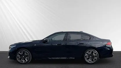 Gebraucht BMW 520 M Sport 197 PS (144 kW) 2025 Schwarz Limousine