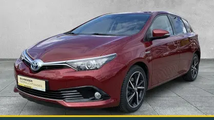 Gebraucht Toyota Auris Hybrid Edition-S 99 PS (72 kW) 2017 Rot Limousine