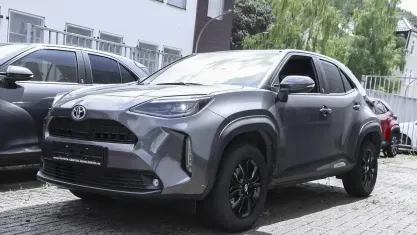 Gebraucht Toyota Yaris Cross Team 116 PS (85 kW) 2023 Marlingrau SUV