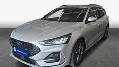 Moondust silber metallic Gebraucht 2023 Ford Focus ST-Line X Kombi | 25.350 € (Fairer Preis)
