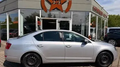 Używany Skoda Octavia Elegance 140 KM (102 kW) 2013 Srebrny Sedan/Limuzyna