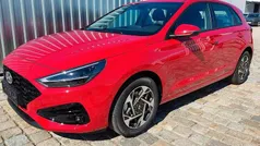 Ultimatered metallic Neu 2025 Hyundai i30 GO! Limousine | 18.990 € (Superpreis)