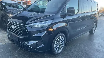 Gebraucht 2025 Ford Tourneo Custom Titanium X Van | 61.445 € (Fairer Preis)