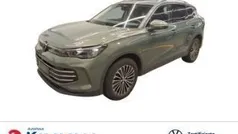 Grün Gebraucht 2024 VW Tiguan IQ Drive SUV | 43.870 € (Superpreis)