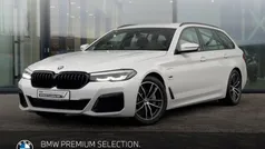 Weiss Gebraucht 2022 BMW 520 M Sport Kombi | 31.610 € (Fairer Preis)