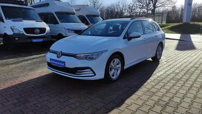 Pure white Gebraucht 2021 VW Golf VIII Life Limousine | 20.400 € (Fairer Preis)