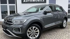 Indiumgrau metallic Gebraucht 2024 VW T-Roc Style SUV | 30.969 € (Fairer Preis)