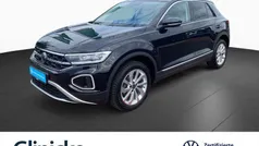 Deep black perleffekt Gebraucht 2024 VW T-Roc Style SUV | 29.433 € (Fairer Preis)