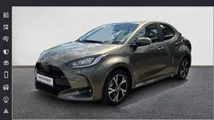 Manganbronze metallic Neu 2025 Toyota Yaris Hybrid Kleinwagen | 26.900 € (Fairer Preis)