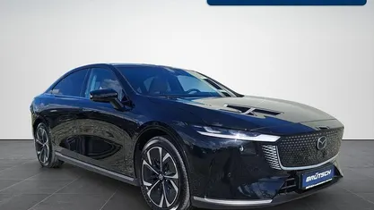 Jet black Gebraucht 2025 Mazda 6e Takumi-Line Limousine | 40.690 € (Fairer Preis)