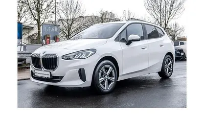 Gebraucht BMW 218 Active Tourer Performance 150 PS (110 kW) 2022 Weiß Van / Kleinbus