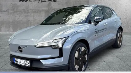 Vapour grey (grau) Gebraucht 2024 Volvo EX30 Performance SUV | 40.490 € (Fairer Preis)
