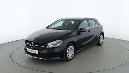 Usado Mercedes A180 Style 122 CV (89 kW) 2016 Negro Berlina