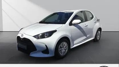 Weiss Gebraucht 2023 Toyota Yaris Comfort Kleinwagen | 14.390 € (Fairer Preis)