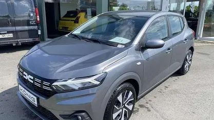 Grau Gebraucht 2025 Dacia Sandero Expression Kleinwagen | 15.700 € (Superpreis)