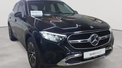 Używany Mercedes GLC200 Advanced 204 KM (150 kW) 2023 Czarny SUV