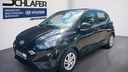 Gebraucht Hyundai i10 Select 63 PS (46 kW) 2025 Schwarz Kleinwagen