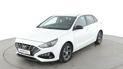 Weiß Gebraucht 2021 Hyundai i30 Edition 30 Kleinwagen | 14.000 € (Fairer Preis)
